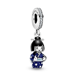 Charm Colgante Muñeca Japonesa con Quimono Azul