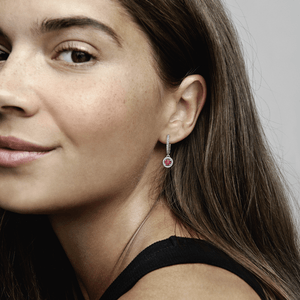 Aretes de Aro Redondos Rojos Relucientes Pandora Plata Esterlina