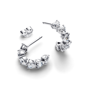 Aretes de Aro Corazones Brillantes