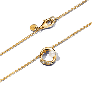 Collar Círculo Forma Orgánica en Pavé y Perla Cultivada de Agua Dulce Oro